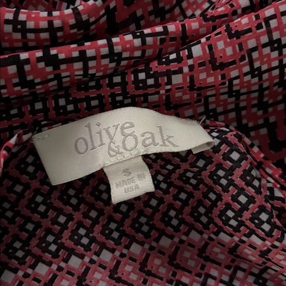 Olive & Oak Geometric Pink and Black Top - Picture 3 of 3
